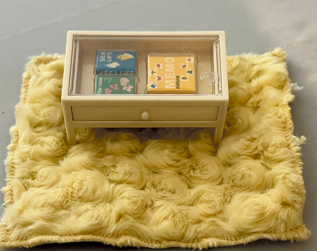 Lundby - Soft Yellow Rug & Living Room Table